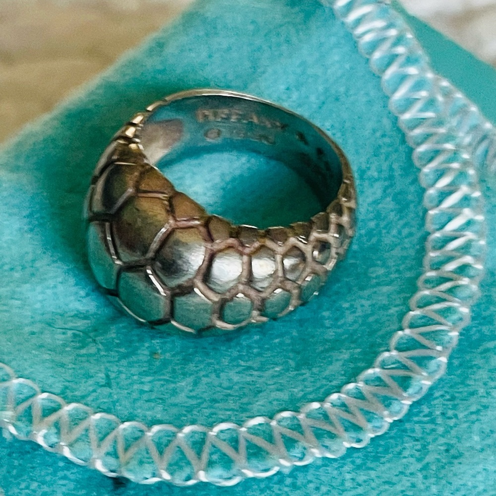 Tiffany & Co.
Cobblestone Band